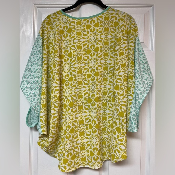 NWOT Wrap style top Mixed Print Short Sleeve Size M boho, fun, suplice - Picture 2 of 5